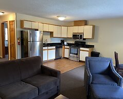 The Central Downtown Inn & Suites