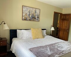 The Central Downtown Inn & Suites