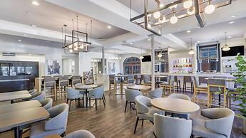 Staybridge Suites Savannah Historic District by IHG