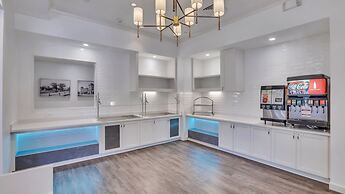 Staybridge Suites Savannah Historic District by IHG