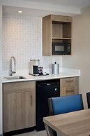 Holiday Inn Express and Suites Kitchener Southeast, an IHG Hotel