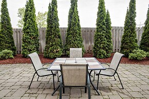 Kitchener Inn & Suites