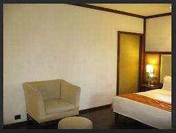 Royal Orchid Resort & Convention Centre