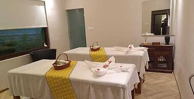 Royal Orchid Resort & Convention Centre