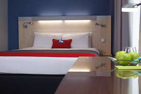 Holiday Inn Express Toulouse Airport by IHG