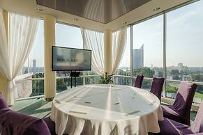 Riga Islande Hotel with FREE parking