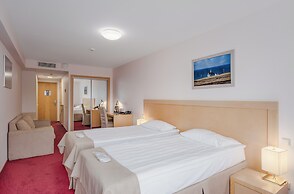 Riga Islande Hotel with FREE parking
