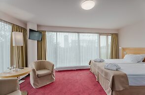 Riga Islande Hotel with FREE parking