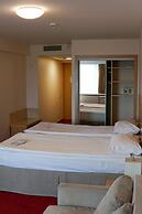 Riga Islande Hotel with FREE parking