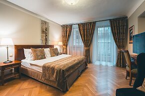 Appia Hotel Residences