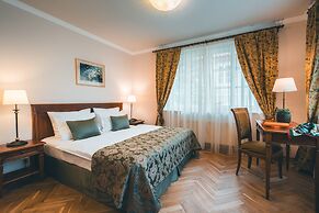 Appia Hotel Residences