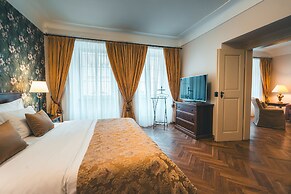 Appia Hotel Residences