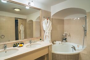 Appia Hotel Residences