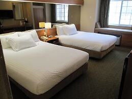 Parry Sound Inn & Suites