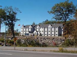 Parry Sound Inn & Suites