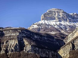 ibis Styles Crolles Grenoble A41