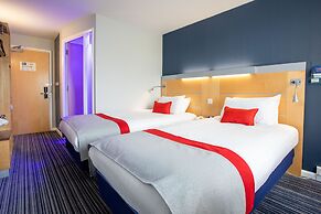 Holiday Inn Express Dunfermline by IHG
