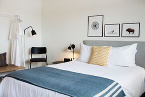 Trumbull and Porter Hotel