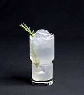 Trumbull and Porter Hotel