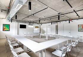 Trumbull and Porter Hotel