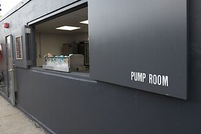 Trumbull and Porter Hotel