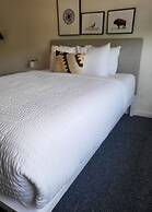 Trumbull and Porter Hotel