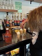 Trumbull and Porter Hotel