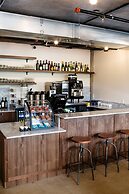 Trumbull and Porter Hotel