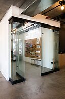 Trumbull and Porter Hotel