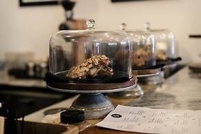 Trumbull and Porter Hotel