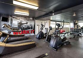 Trumbull and Porter Hotel