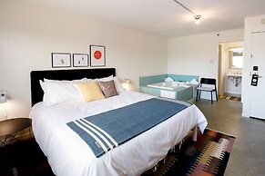 Trumbull and Porter Hotel