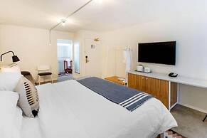 Trumbull and Porter Hotel