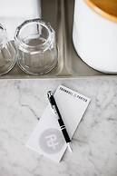 Trumbull and Porter Hotel