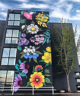 Trumbull and Porter Hotel