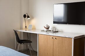 Trumbull and Porter Hotel