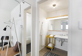 Trumbull and Porter Hotel