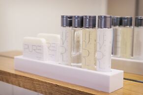 Trumbull and Porter Hotel