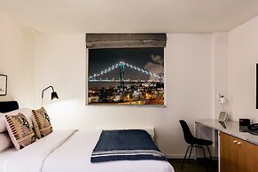 Trumbull and Porter Hotel