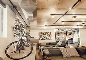 Trumbull and Porter Hotel