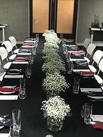 Trumbull and Porter Hotel