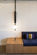 Trumbull and Porter Hotel