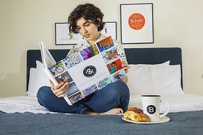 Trumbull and Porter Hotel