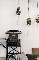 Trumbull and Porter Hotel