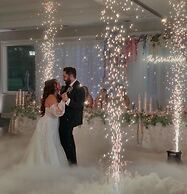 Trumbull and Porter Hotel