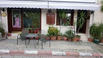 Cosmopolitan Park Hotel