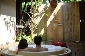 Rawi Warin Resort and Spa