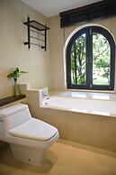 Rawi Warin Resort and Spa