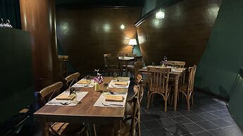 Rawi Warin Resort and Spa