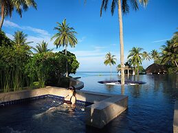 Rawi Warin Resort and Spa